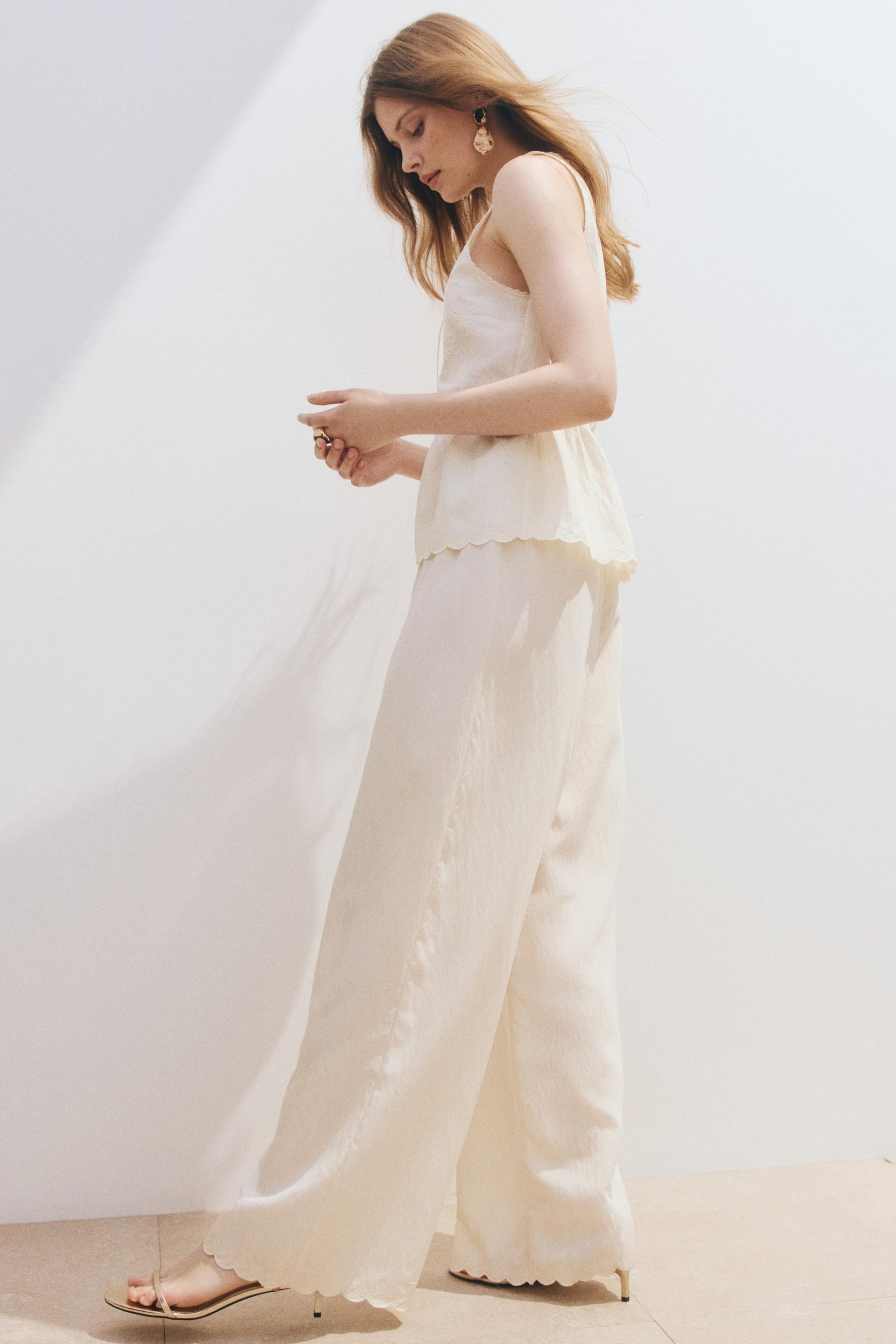 straight-leg scalloped pants