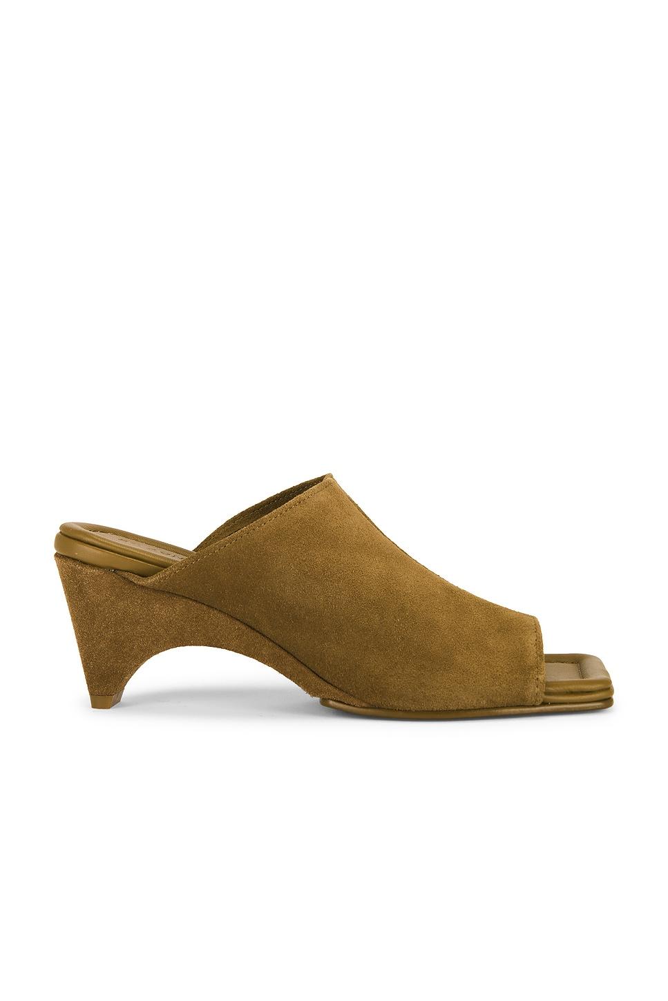 suede arc wedge