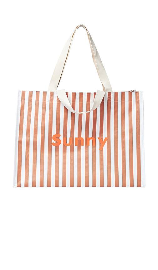 sunnylife carryall beach bag in burnt orange.
