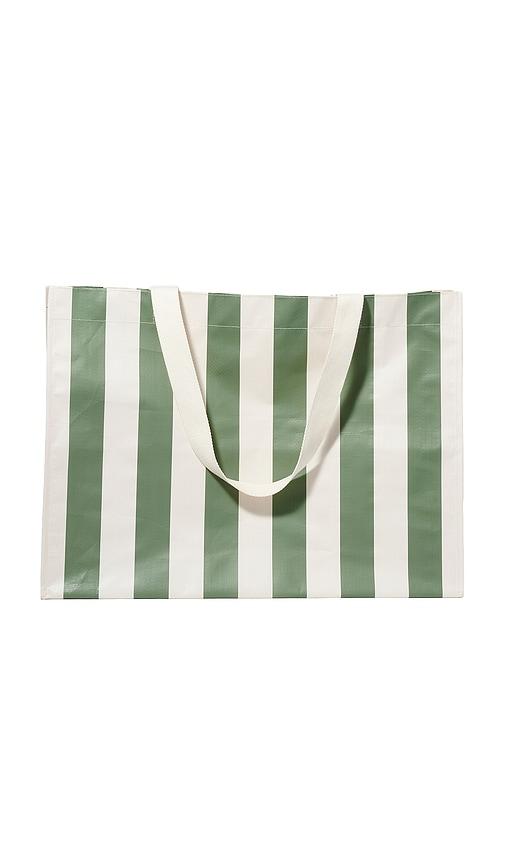 sunnylife carryall beach bag in olive.