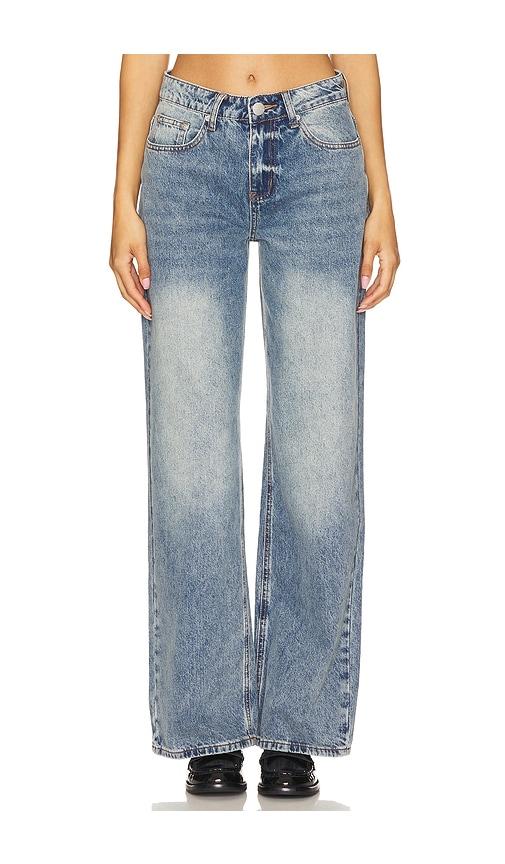 superdown anisa baggy jeans in blue.