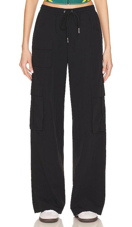 superdown evie cargo pant in black.