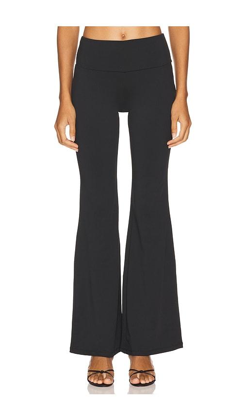 superdown kole flare pant in black.