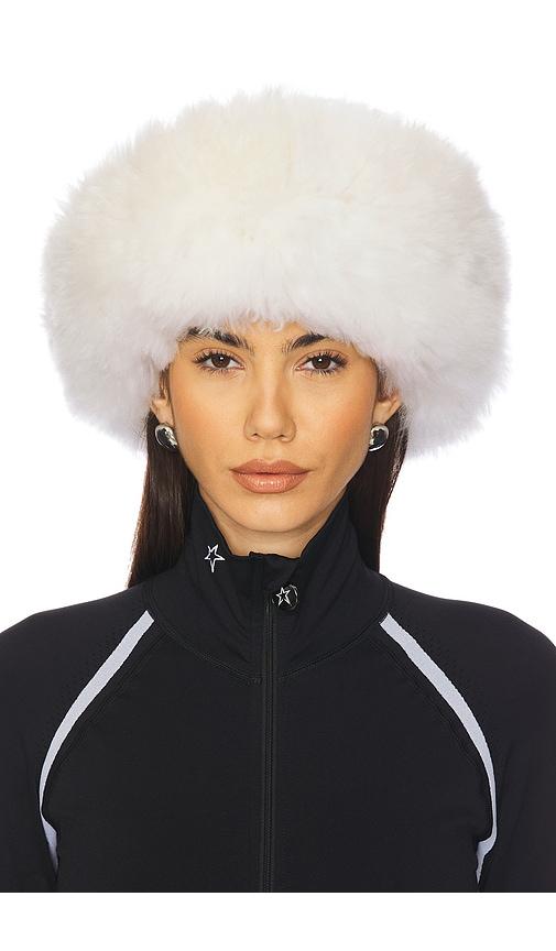 susanna chow harper fur hat in cream.
