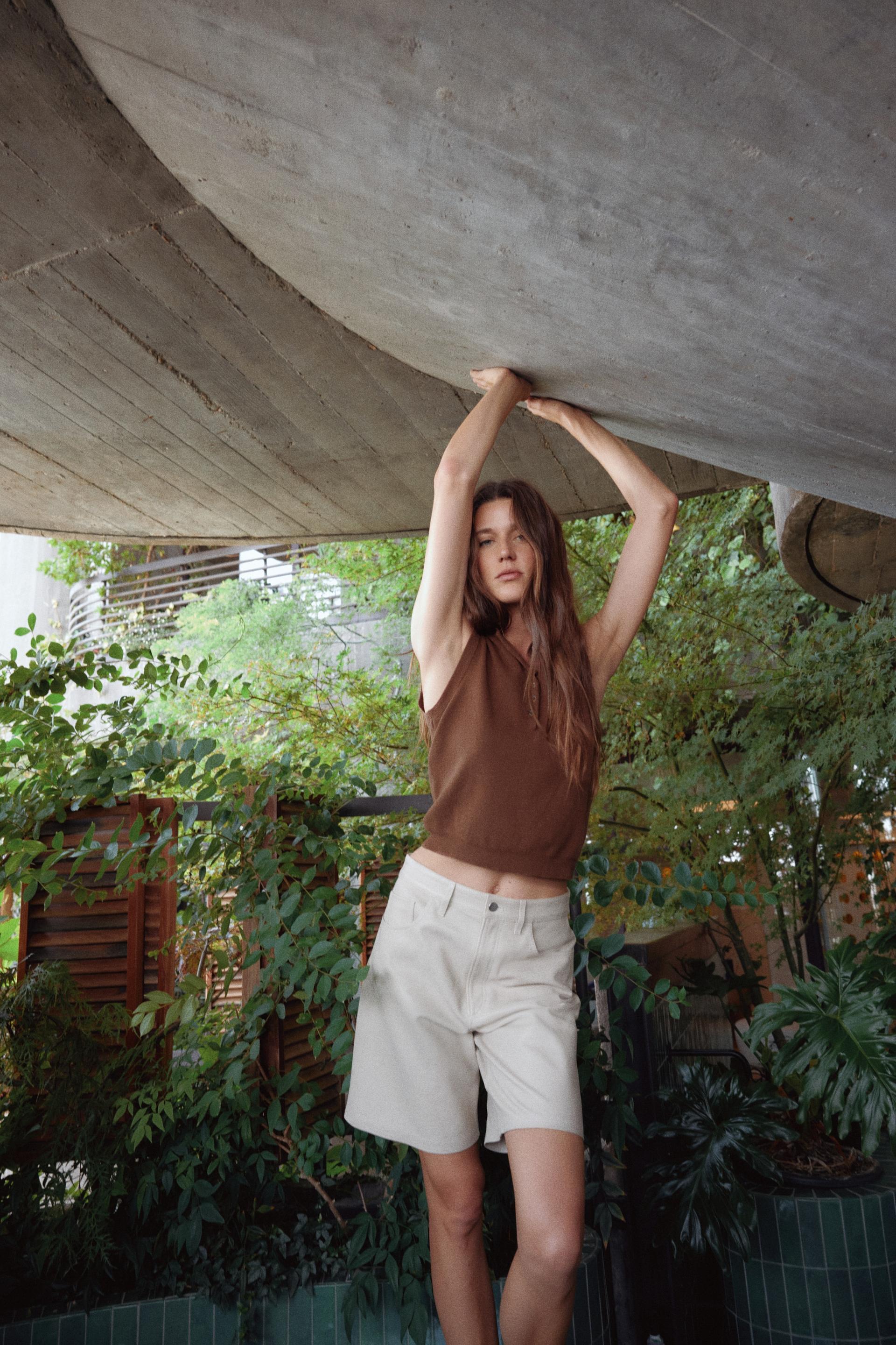 sweater vest with collar