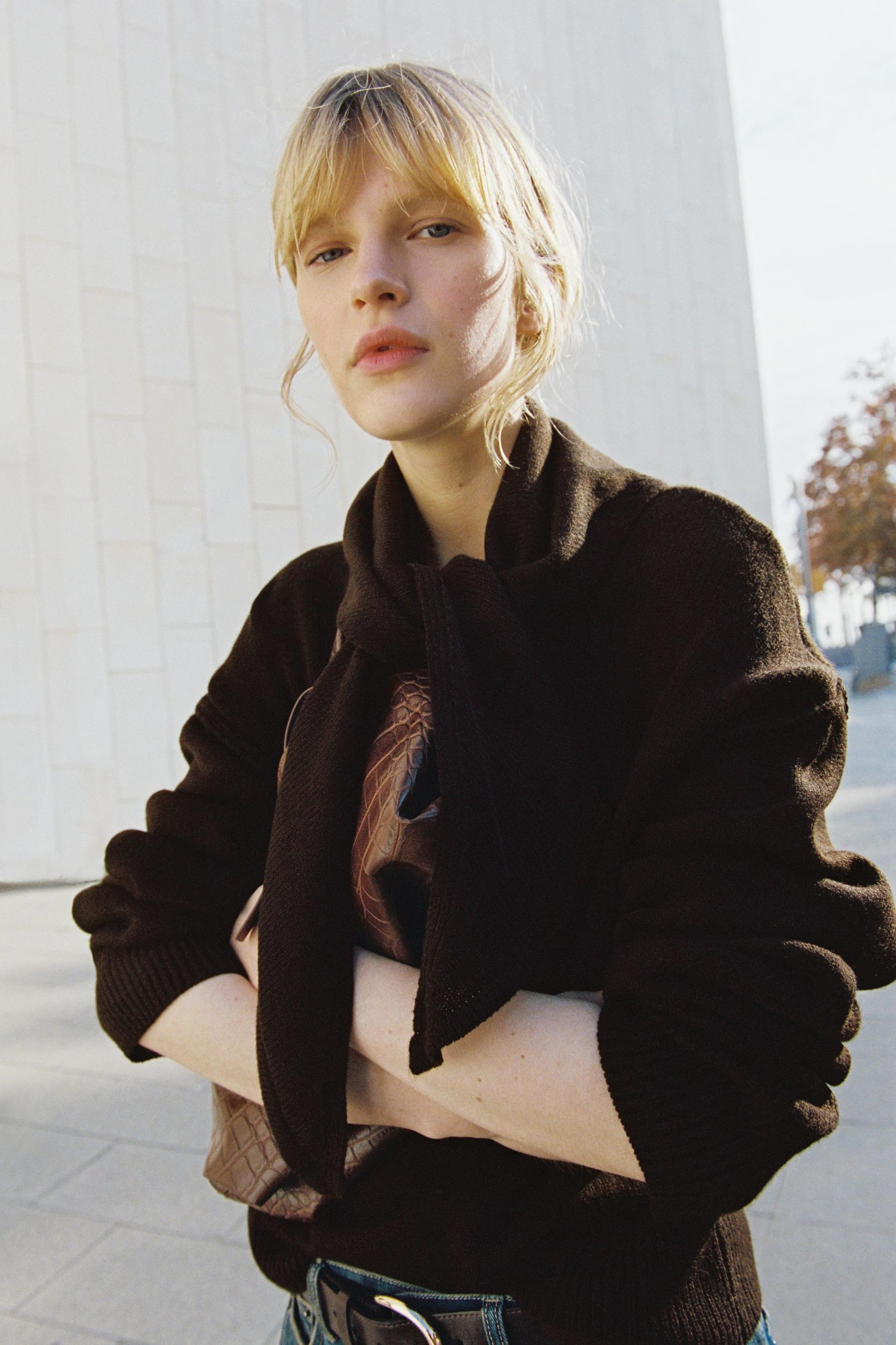 sweater with scarf