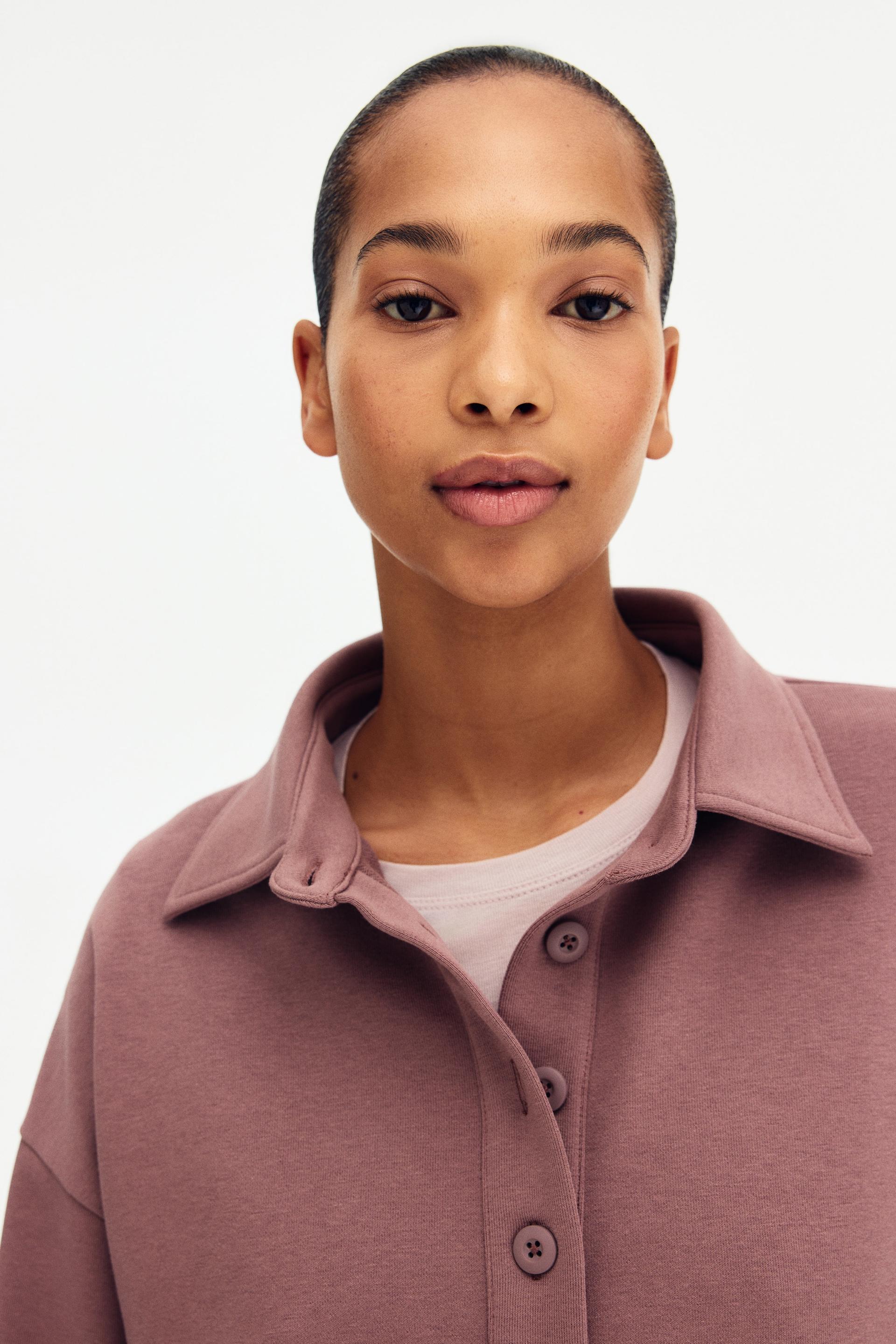 sweatshirt with collar