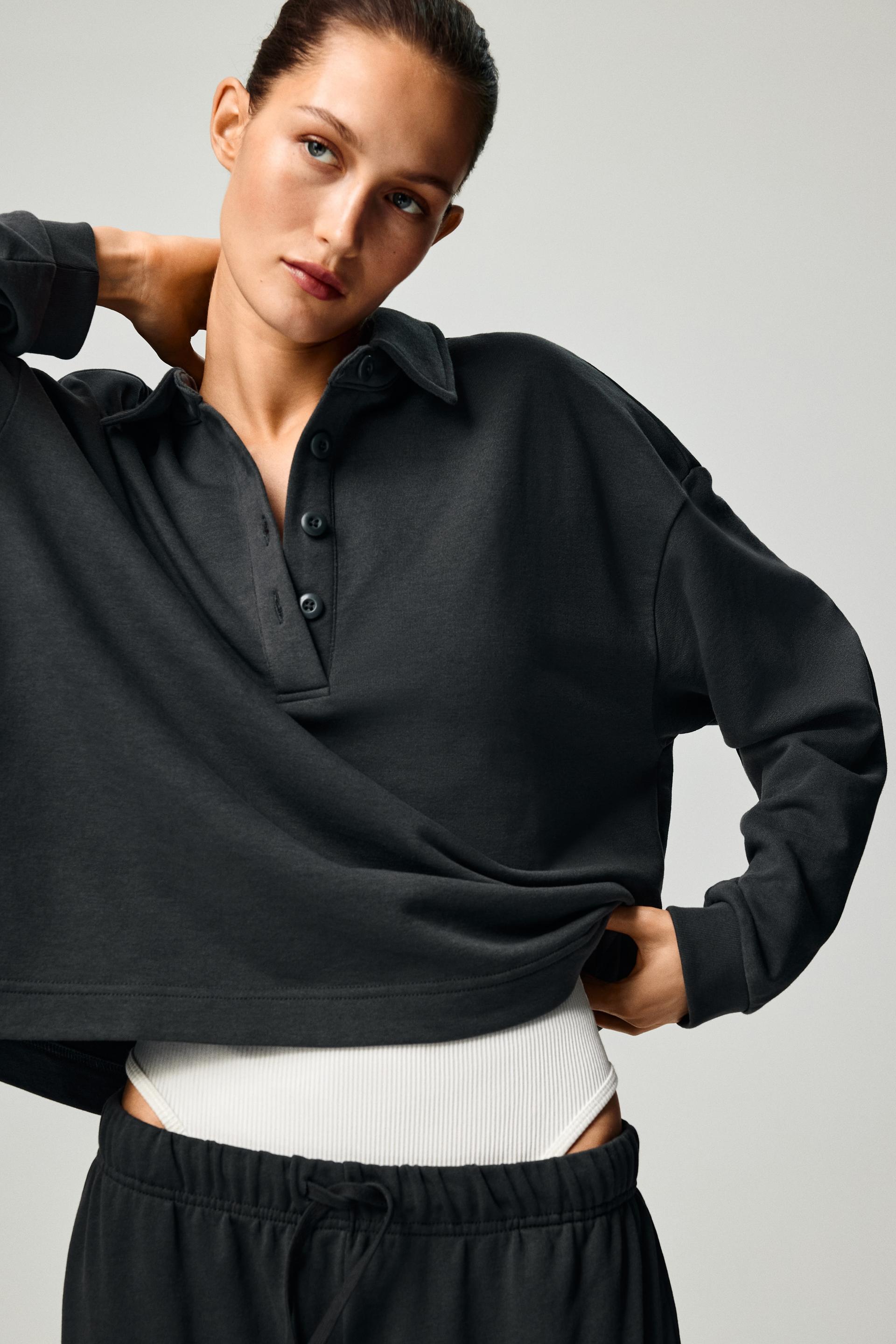 sweatshirt with collar