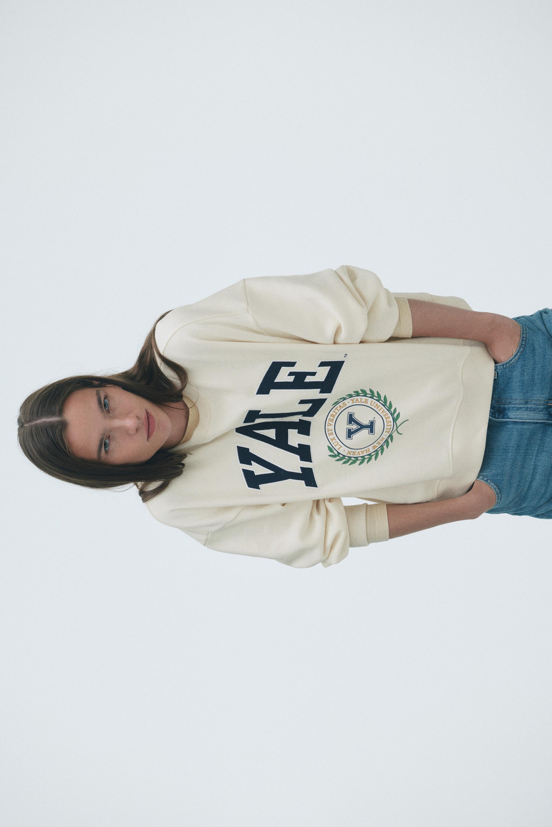 sweatshirt with motif