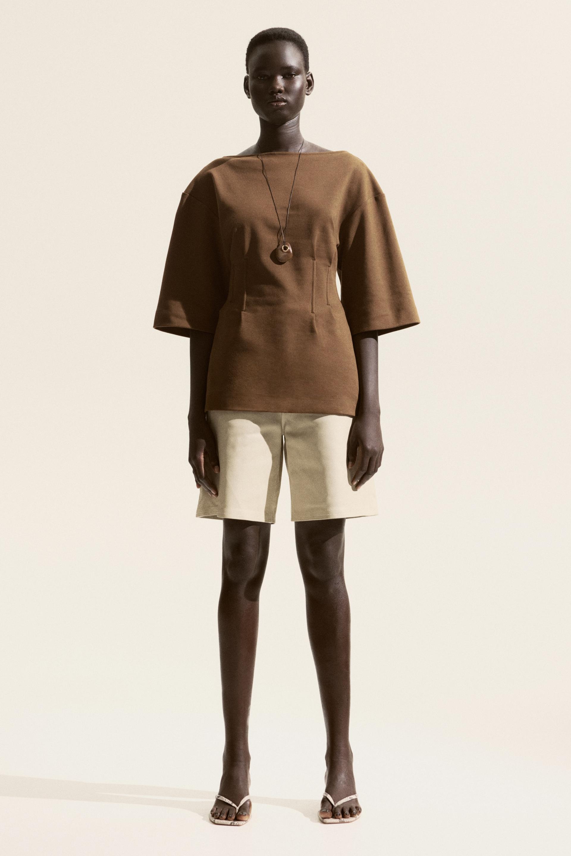 t-shirt with defined waist