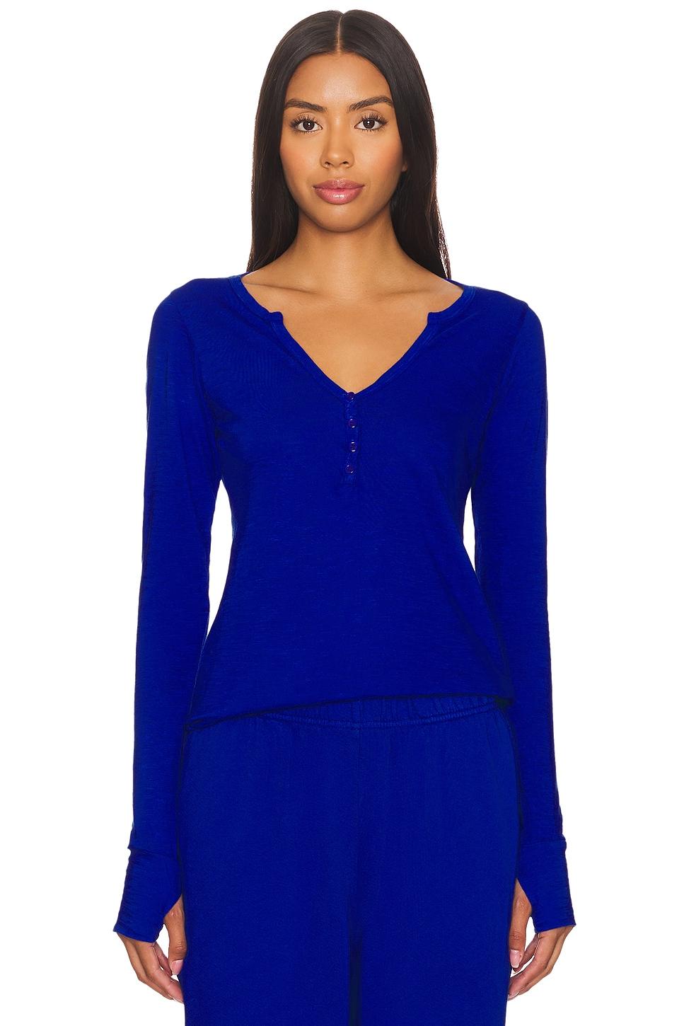 tahoe fitted long sleeve henley w/ thumbhole top
