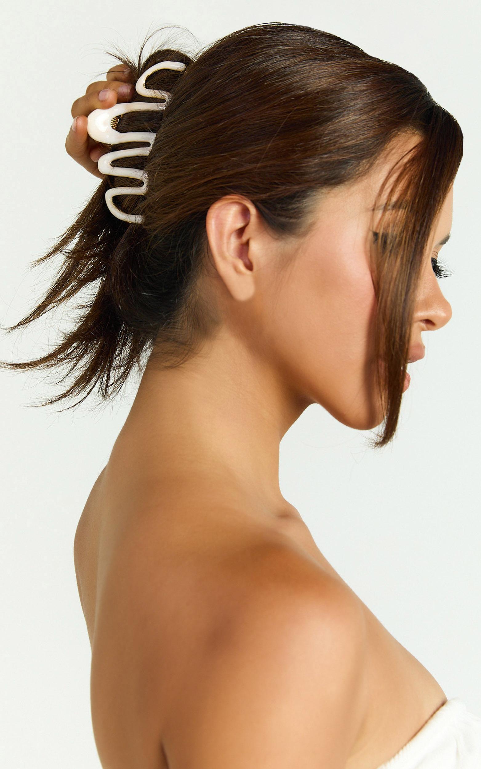 tilly hair clip - wavy hair clip in cream/gold