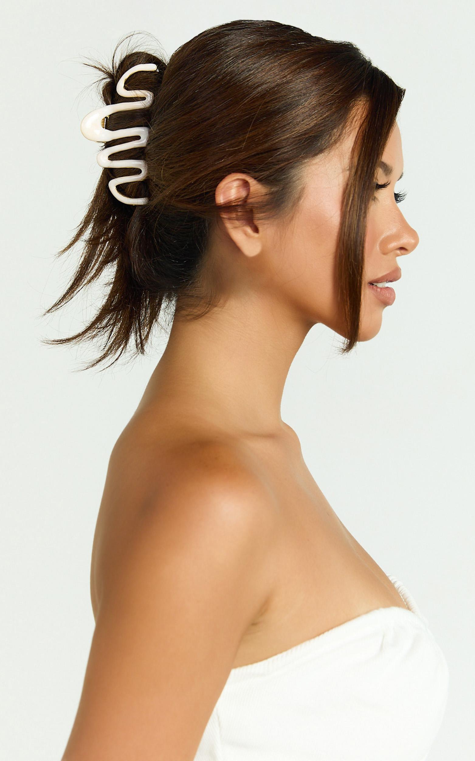 tilly hair clip - wavy hair clip in cream/gold