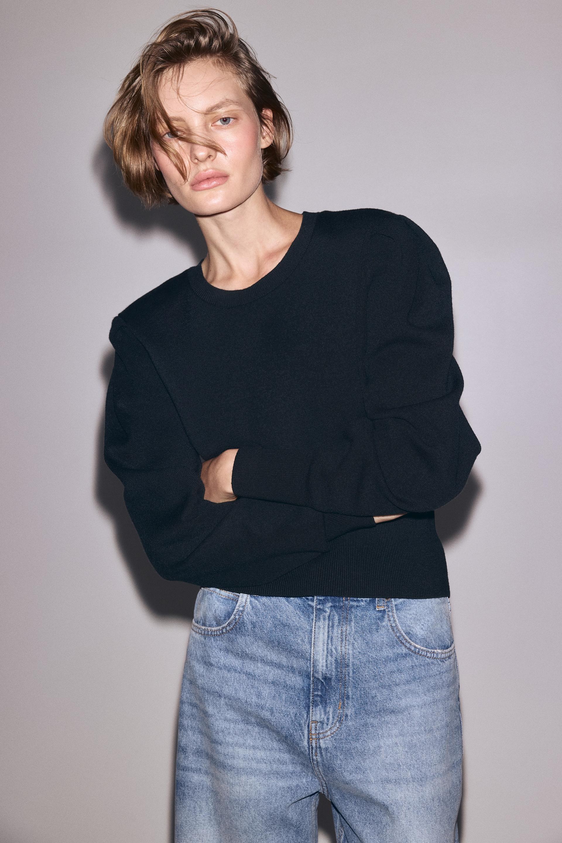 top with shoulder pads