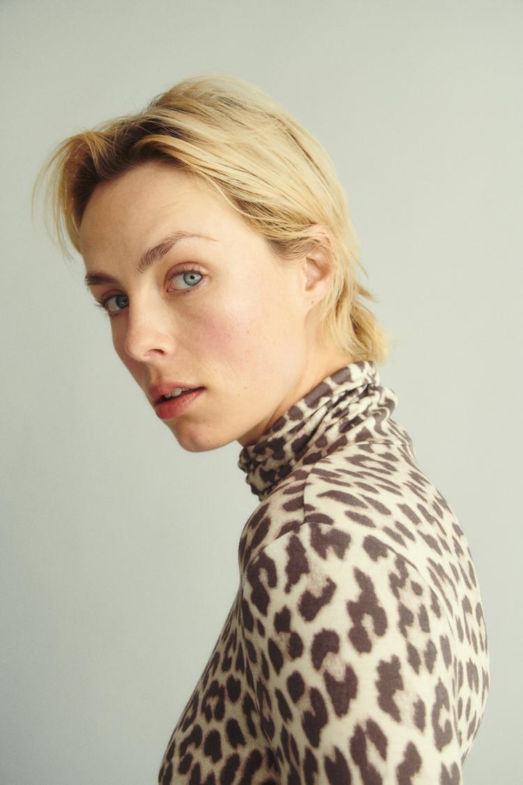 turtleneck top