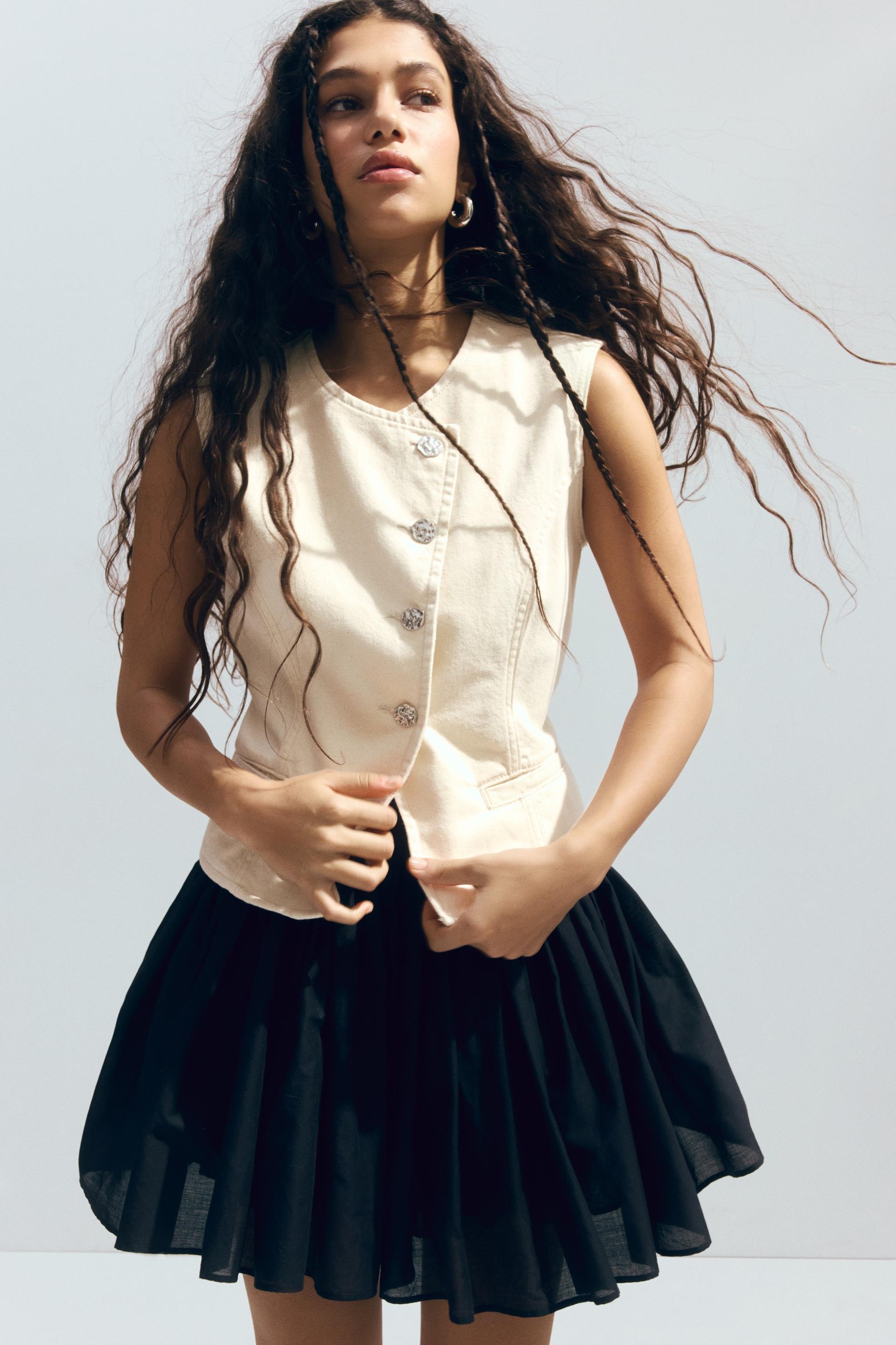 twill vest with hammered buttons