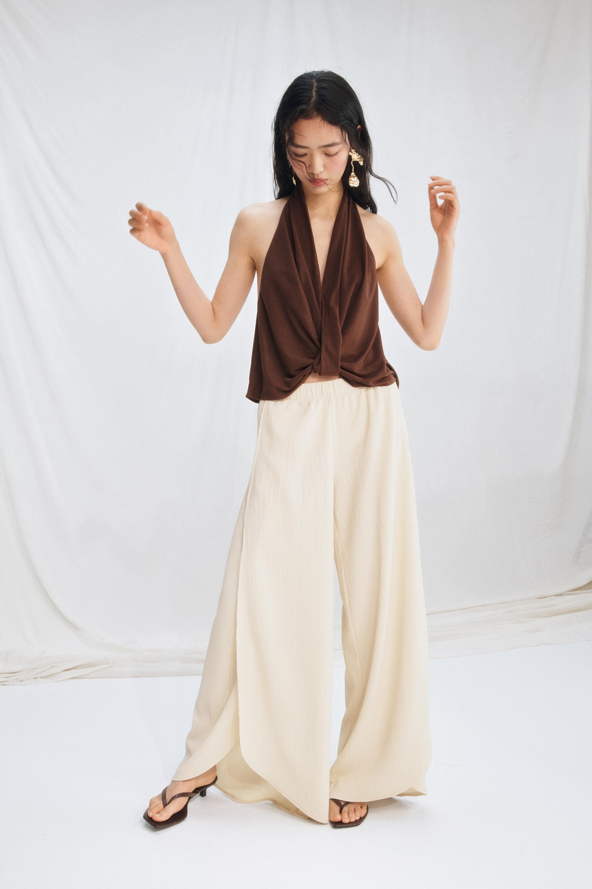 twist-detail halterneck top