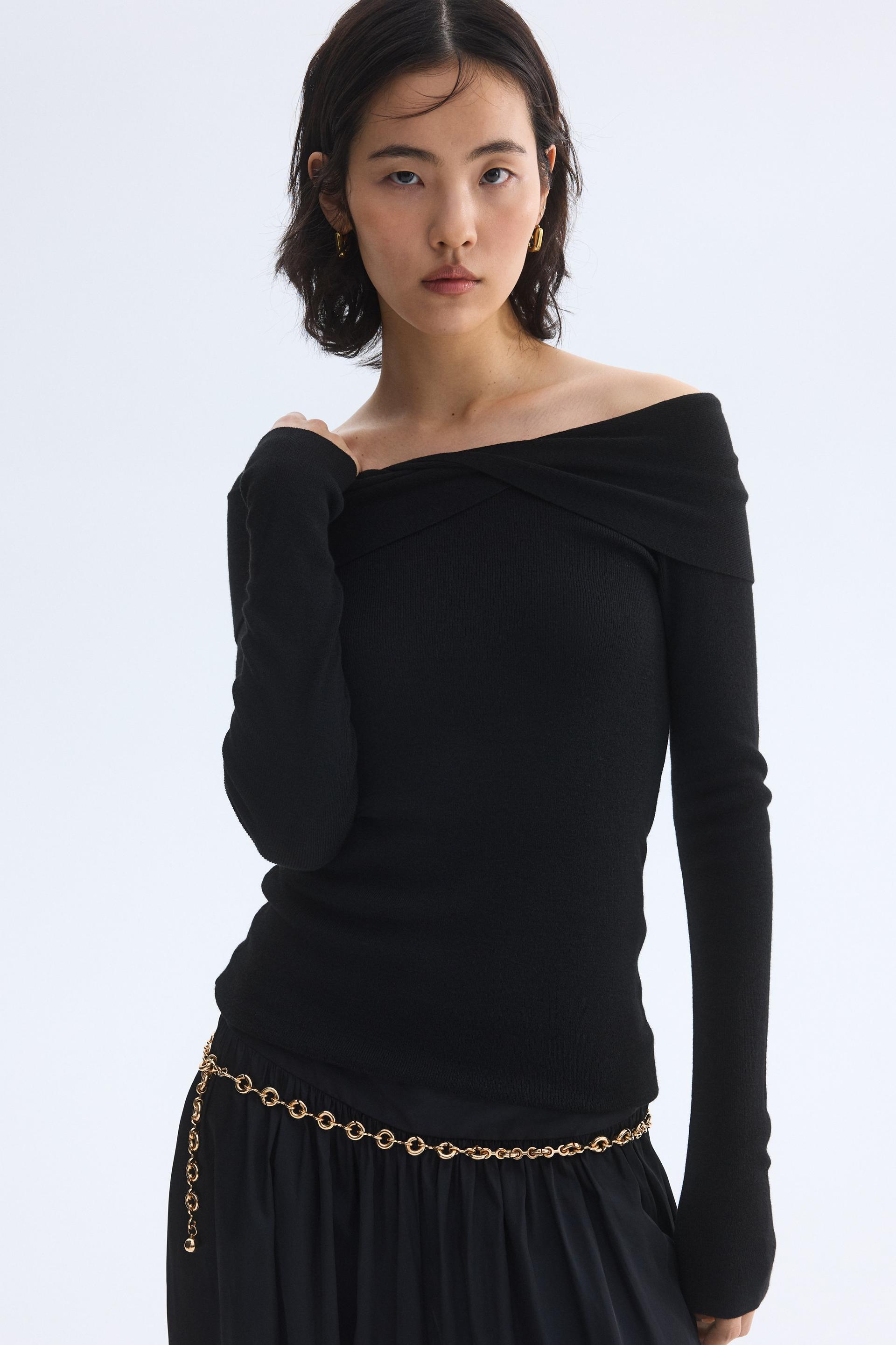 twist-detail off-the-shoulder top