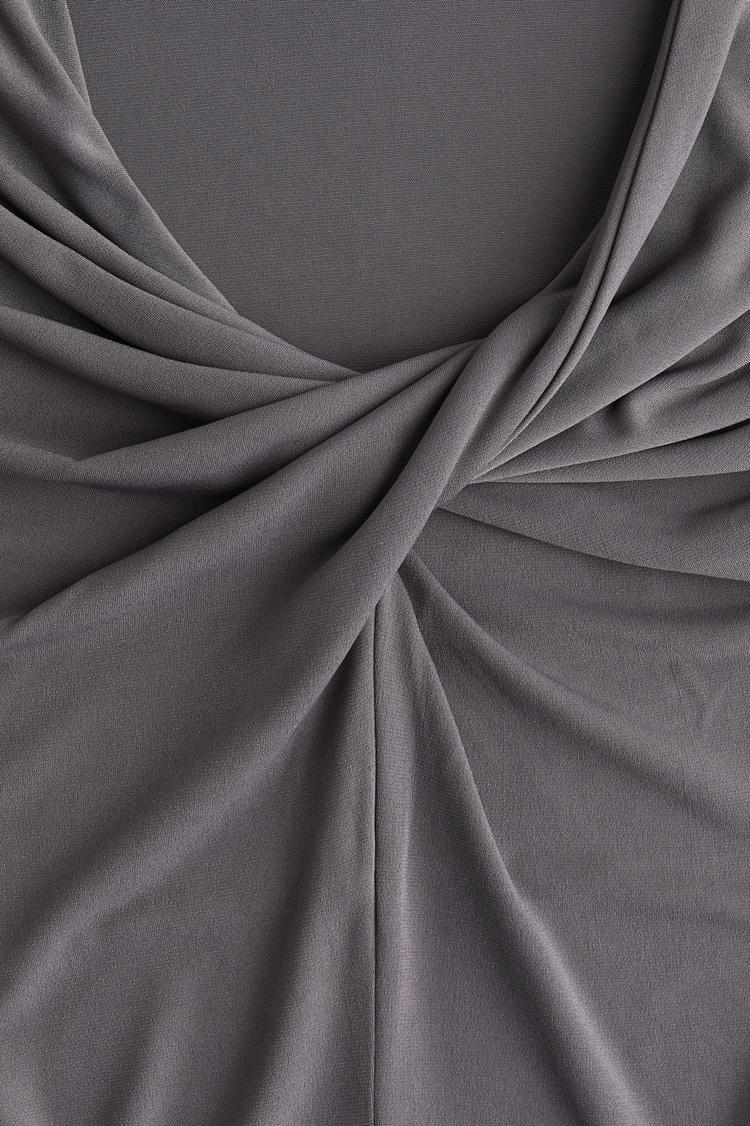 twisted-detail top