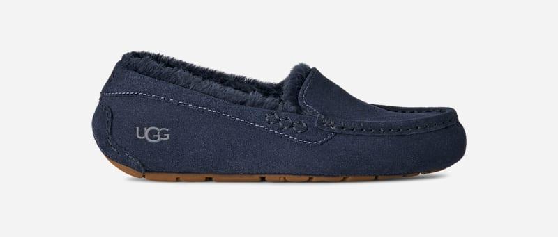 ugg® women's ansley sheepskin suede slipper in dark indigo,