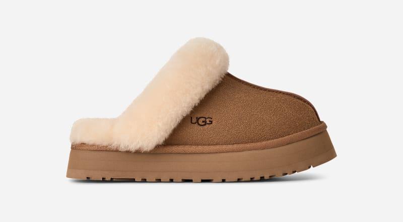 ugg® women's disquette sheepskin slippers in chestnut,