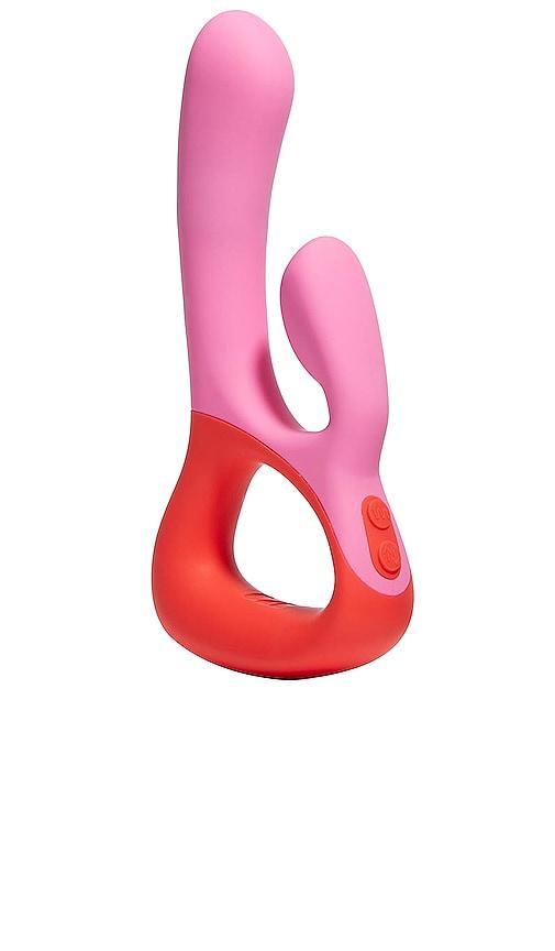 unbound clutch in poppy & cerise in popp & cerise.