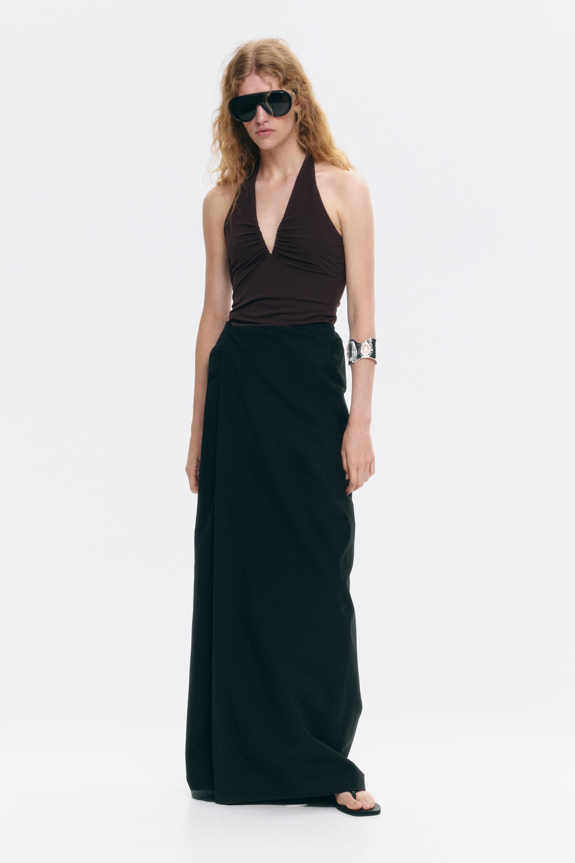 v-neck halterneck top