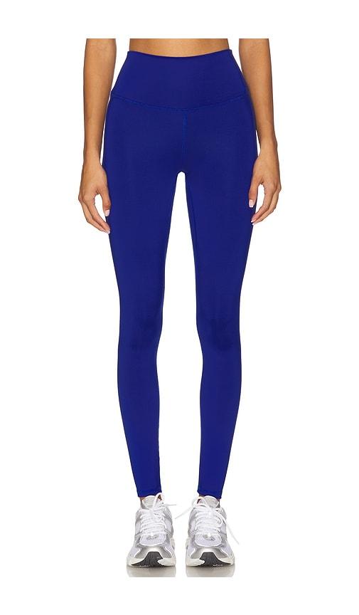 varley assure high rise 28 legging in blue.