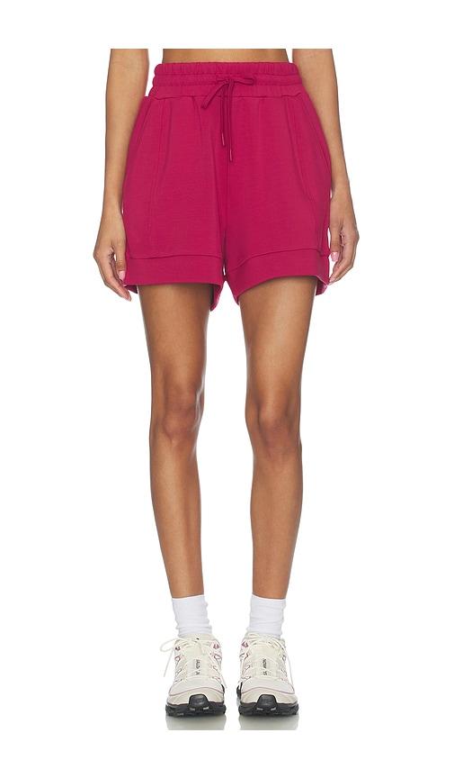 varley atrium high rise short in burgundy.