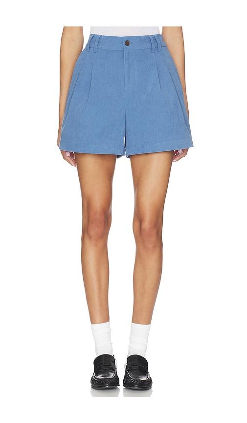 varley jorden pleat short in blue.