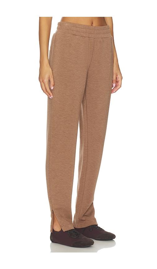 varley the slim zip hem 29.5 pant in brown.