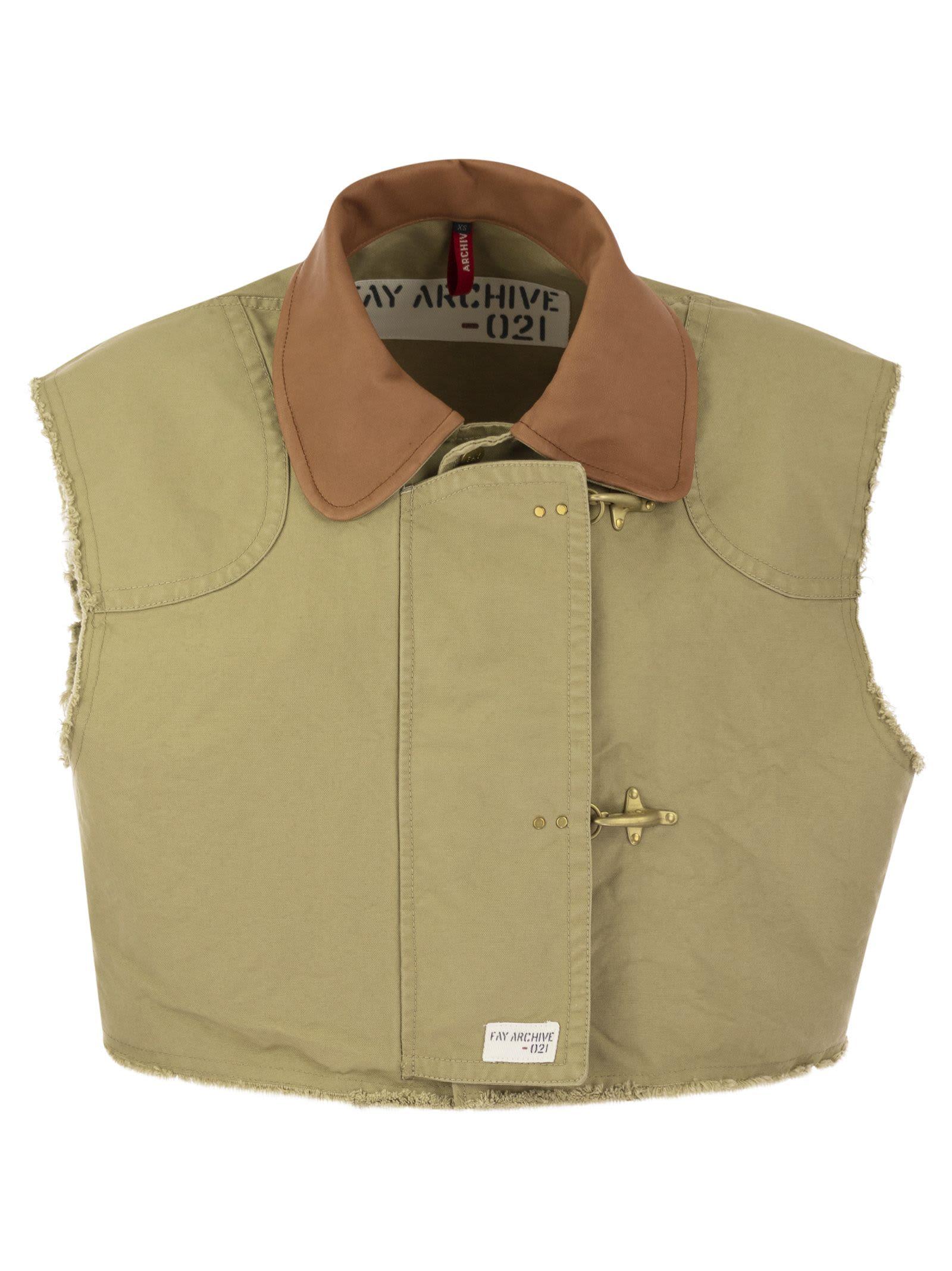 vest 3 hooks fay archive