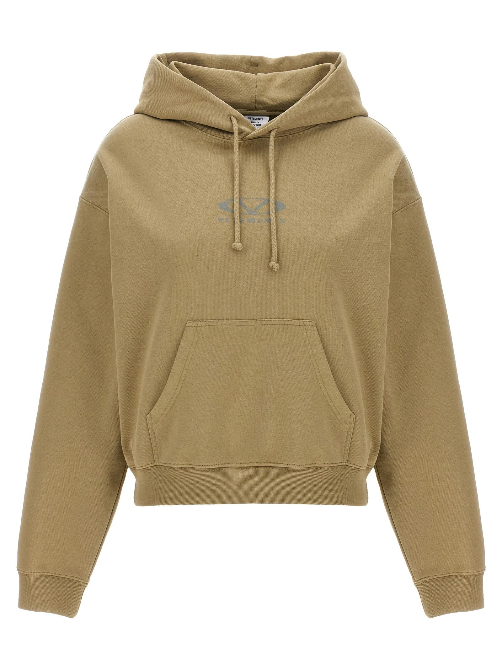 vetements oval logo hoodie