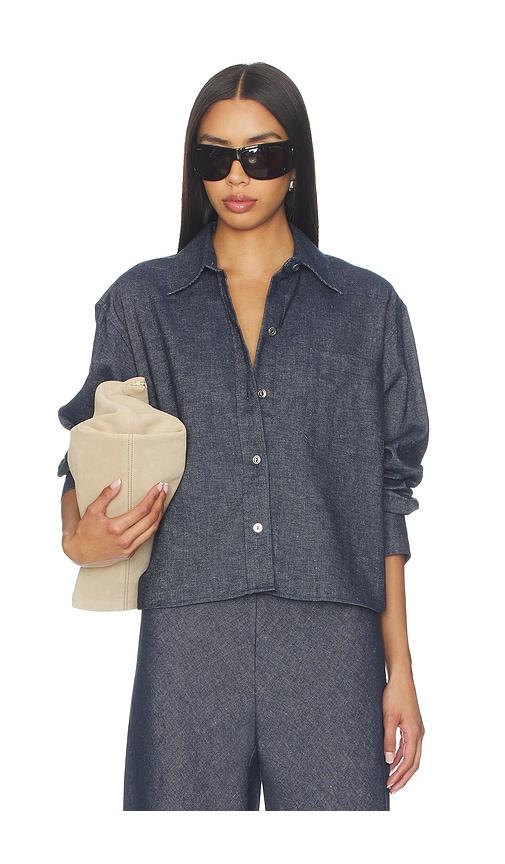 vince cropped long sleeve shirt in navy.