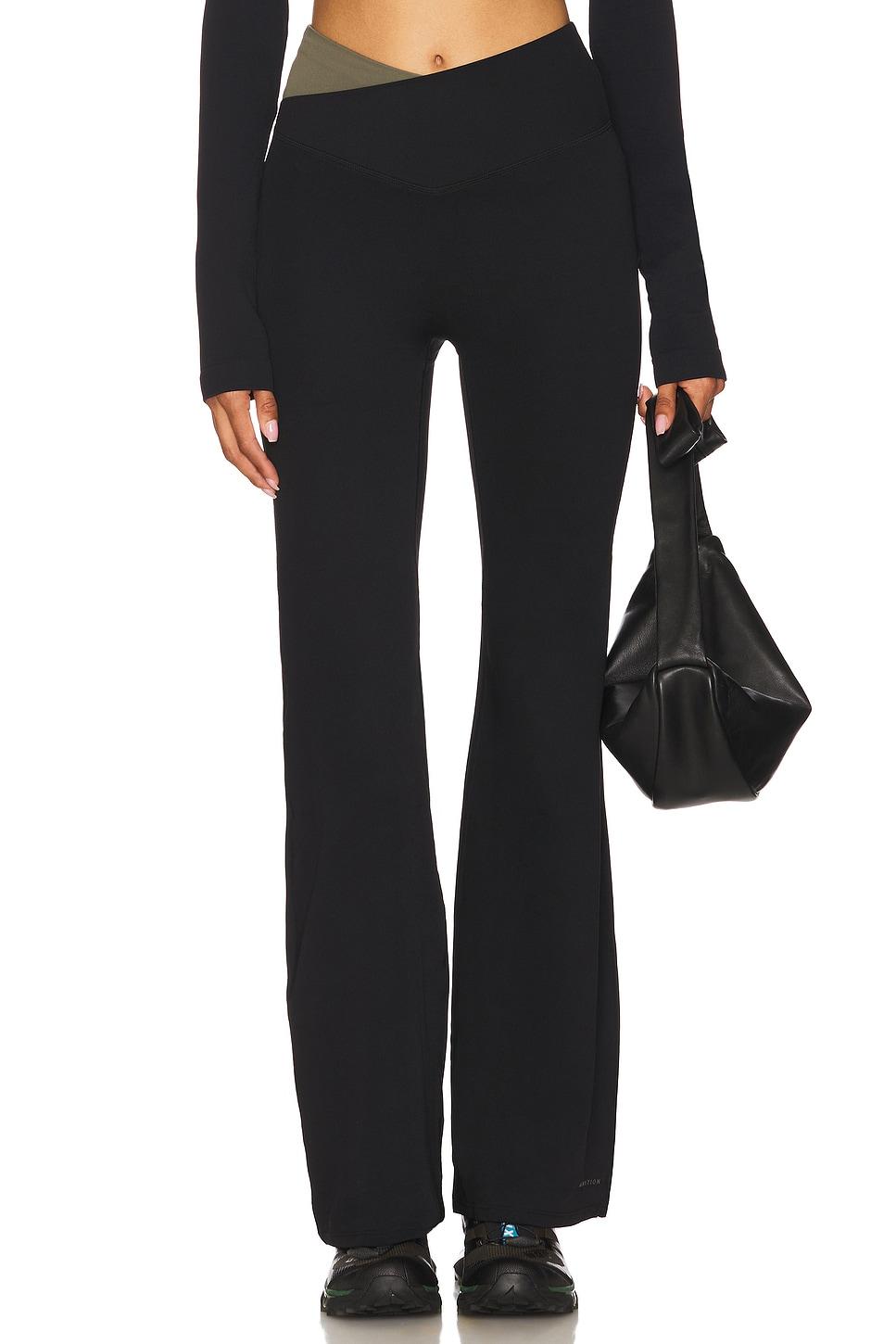 wander flare legging