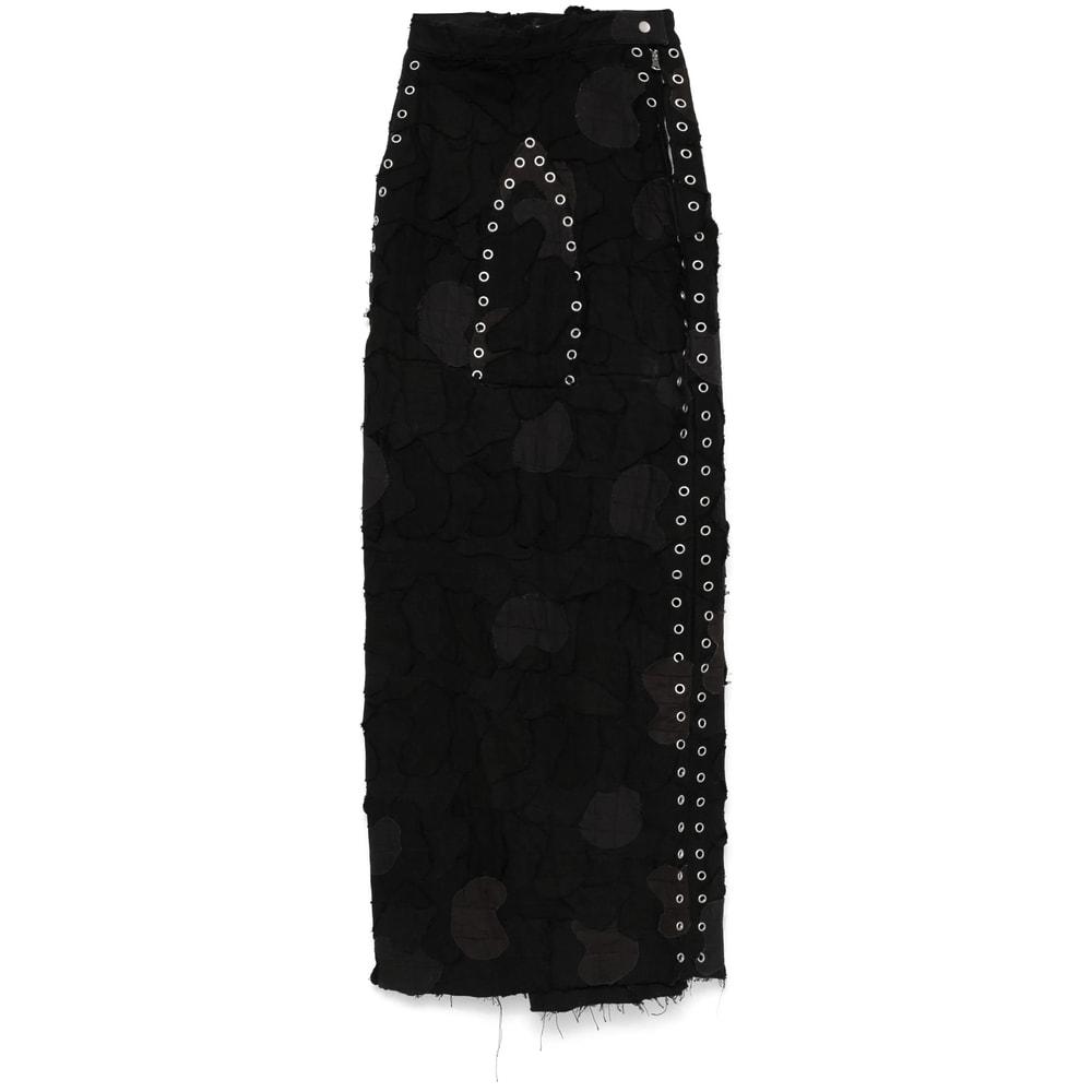 who decides war skirt