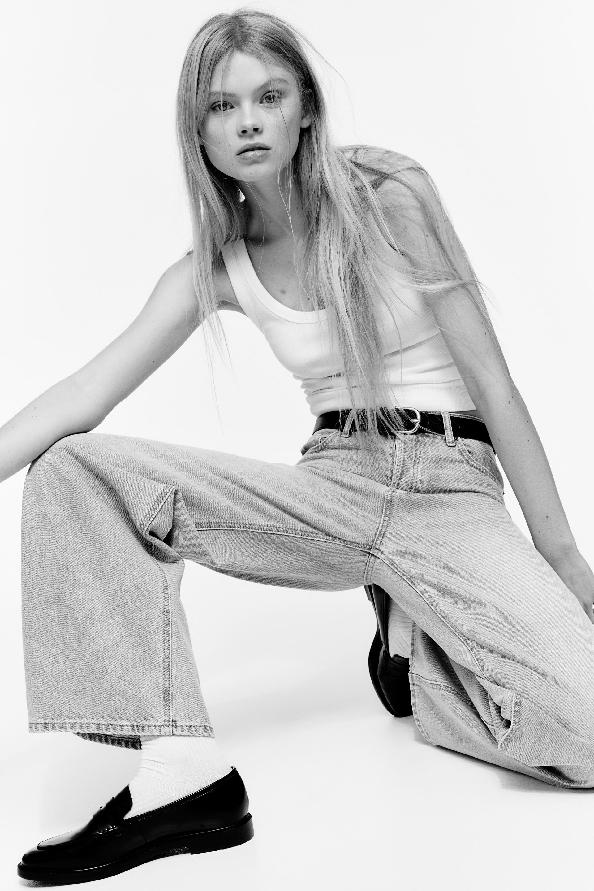 wide-cut jeans