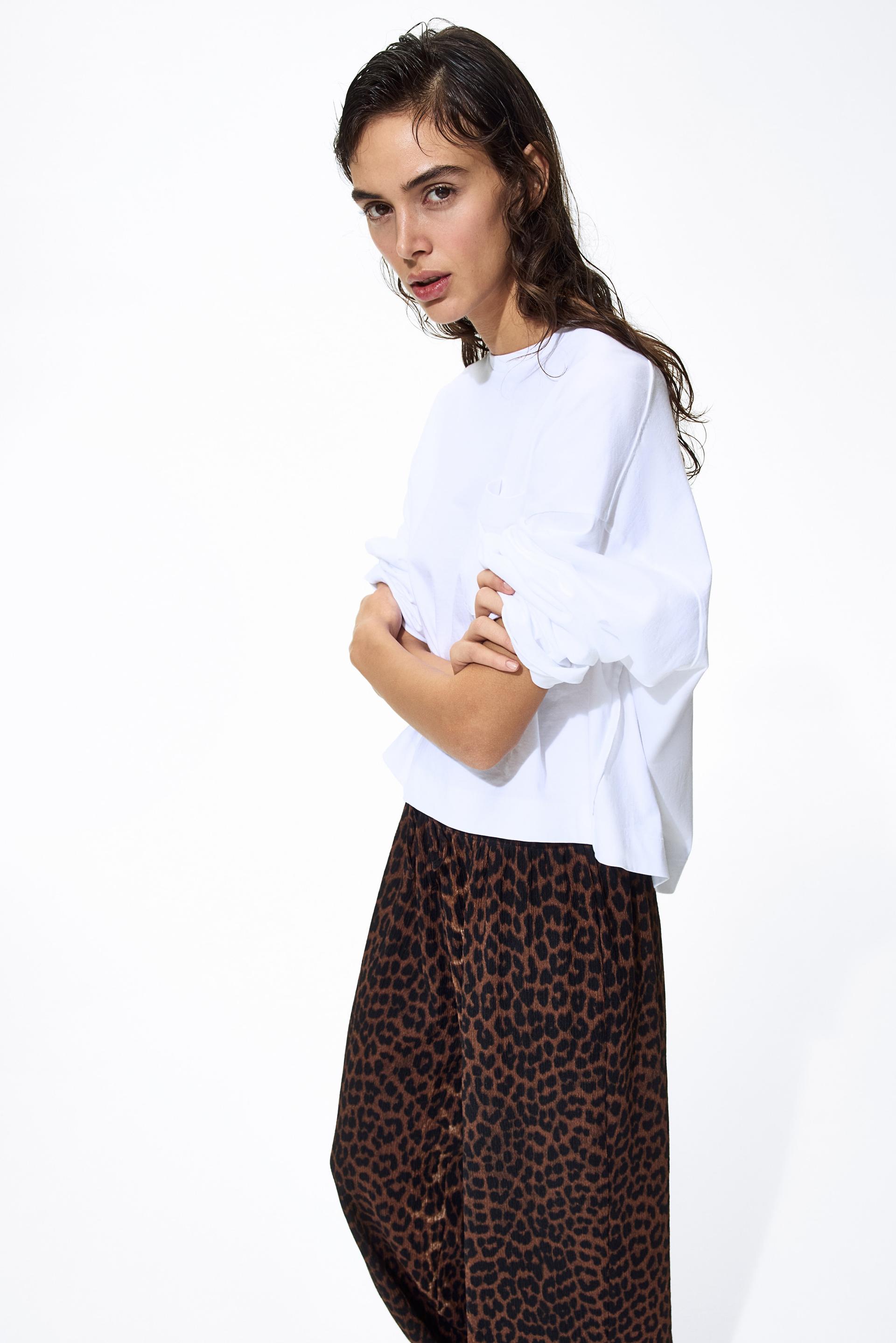 wide-cut pull-on pants