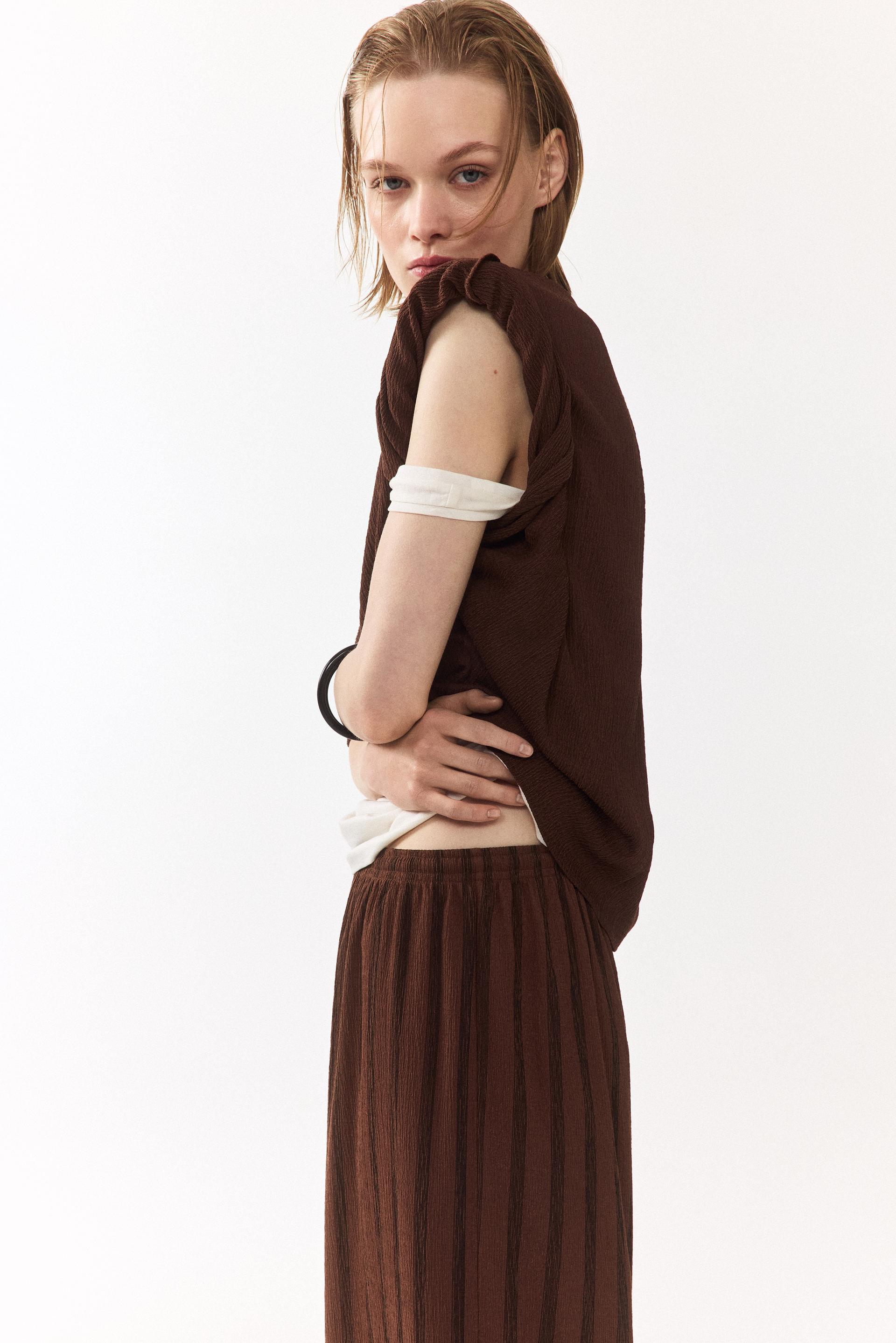 wide-cut pull-on pants