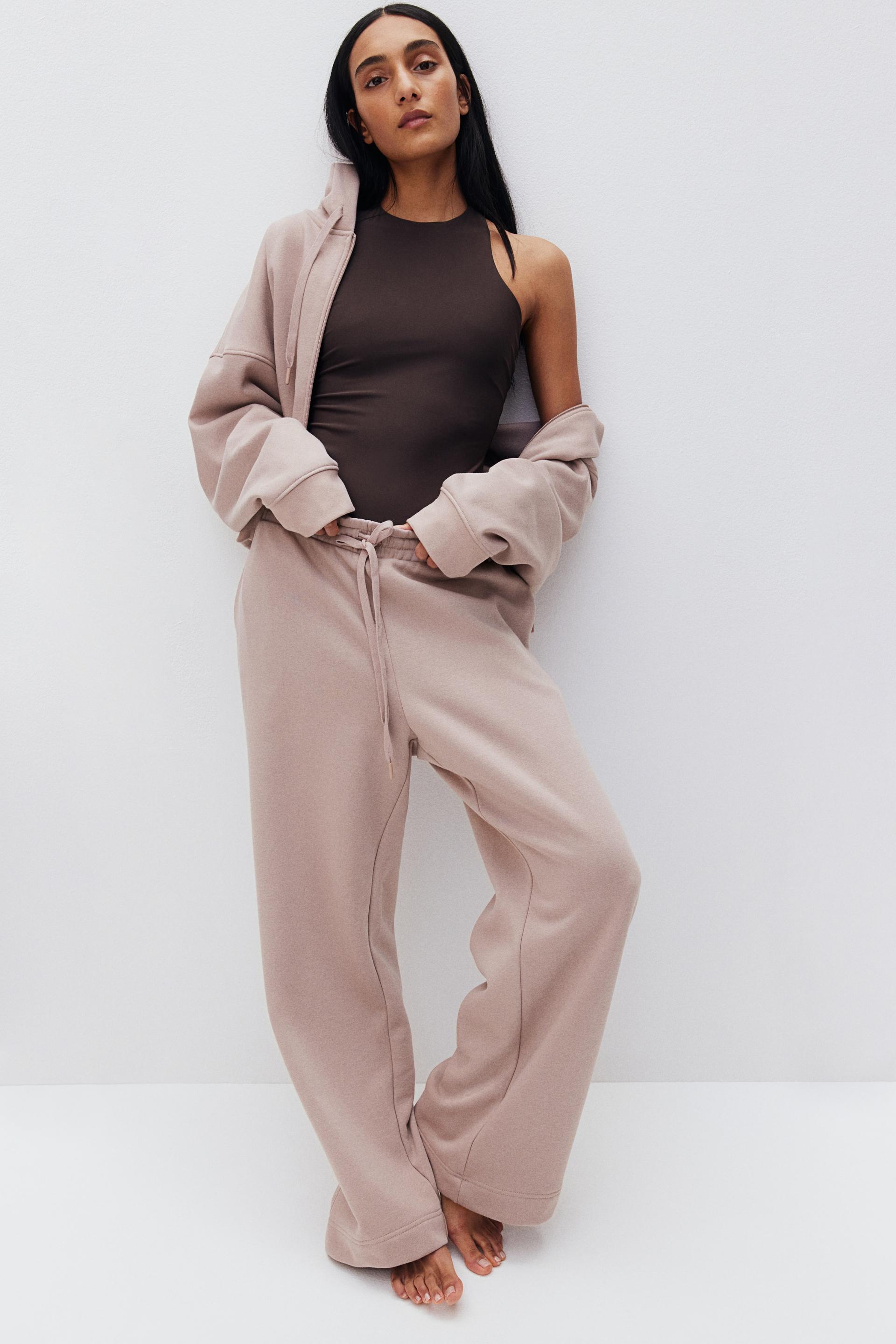 wide-cut sweatpants