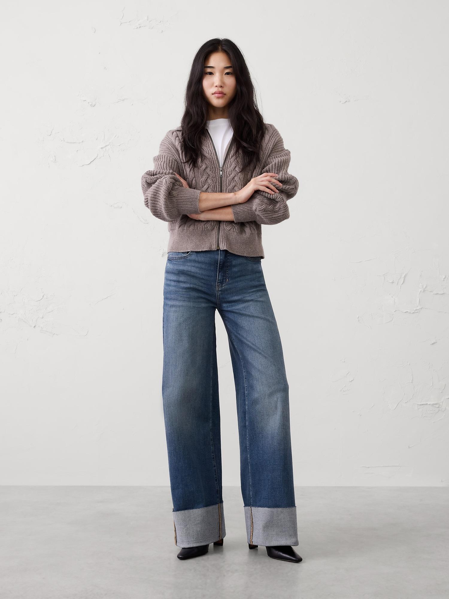 wide-leg  high-rise jean
