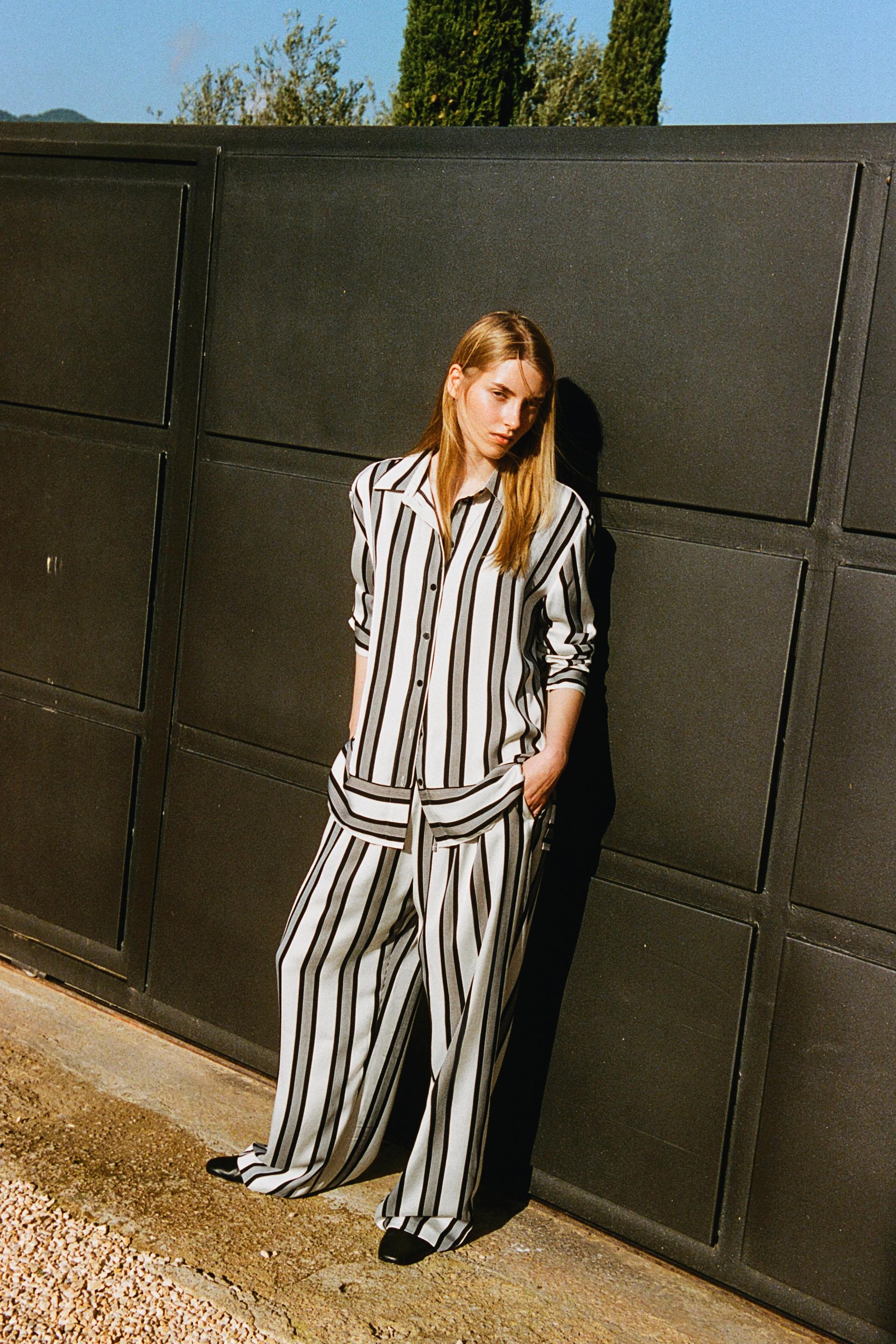 wide-leg drawstring pants