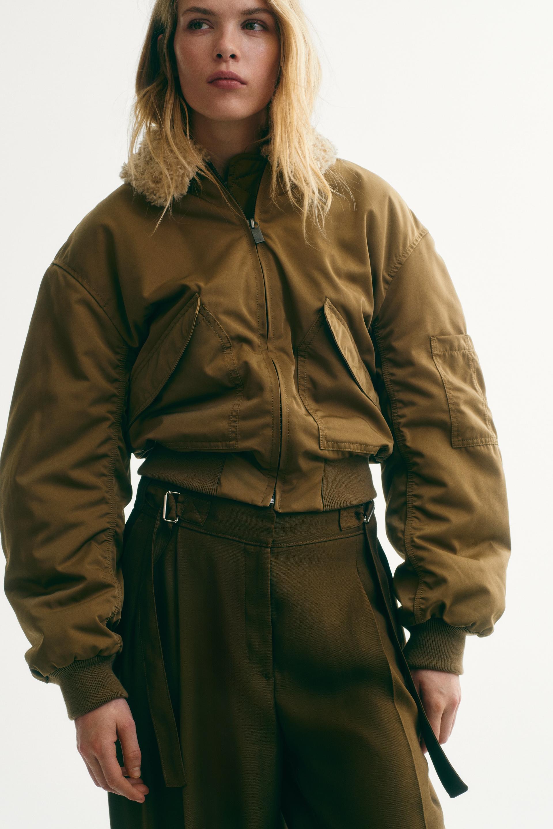 wide-leg pants with belt detail