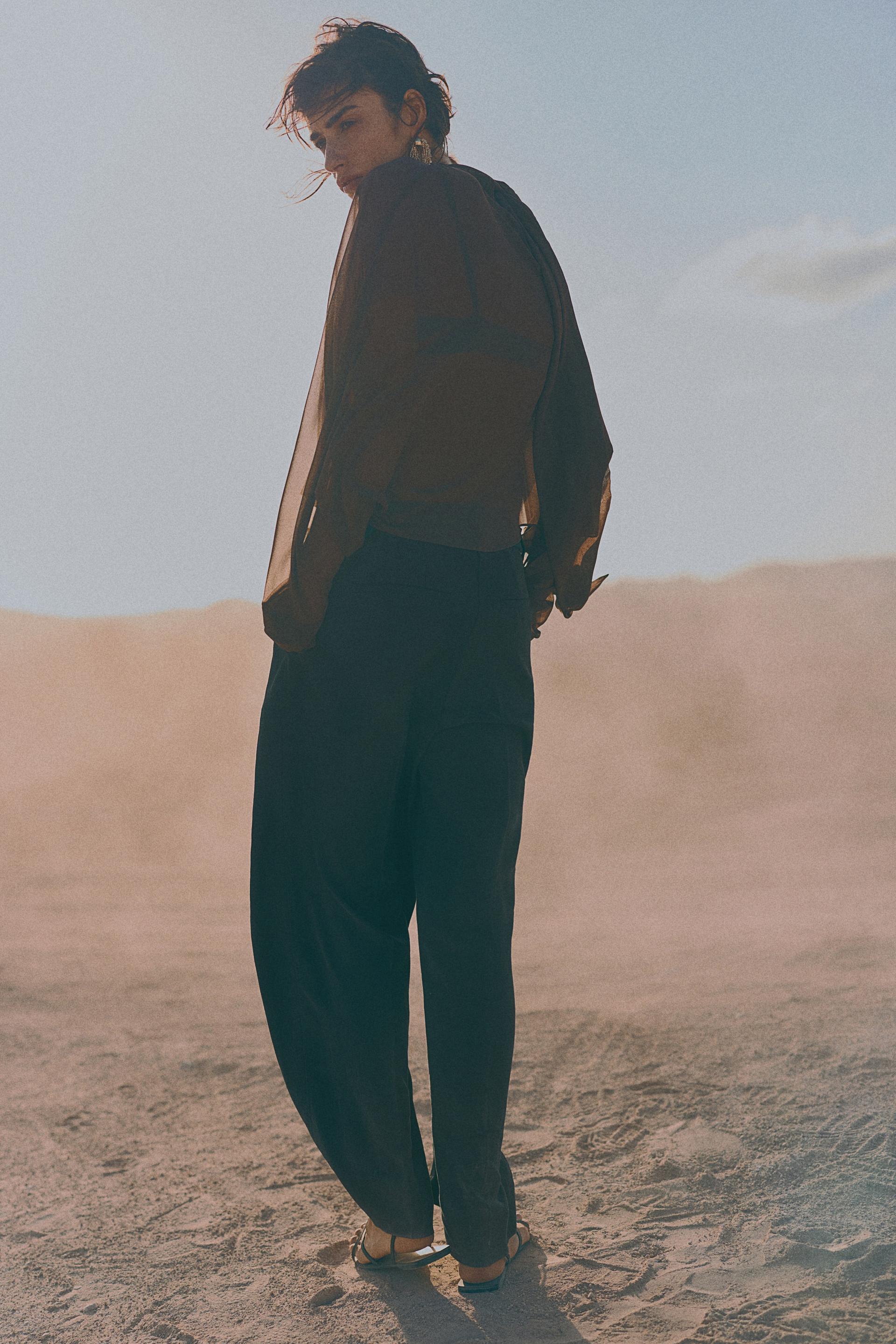 wide-leg pants with belt